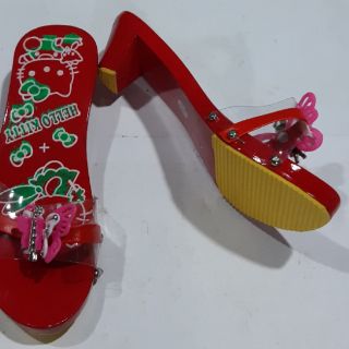 Guốc gỗ dành cho bé gái siêu đẹp thiết kế thời trang sang chảnh mang rất êm chân rất thoaỉ mái nổi ngày