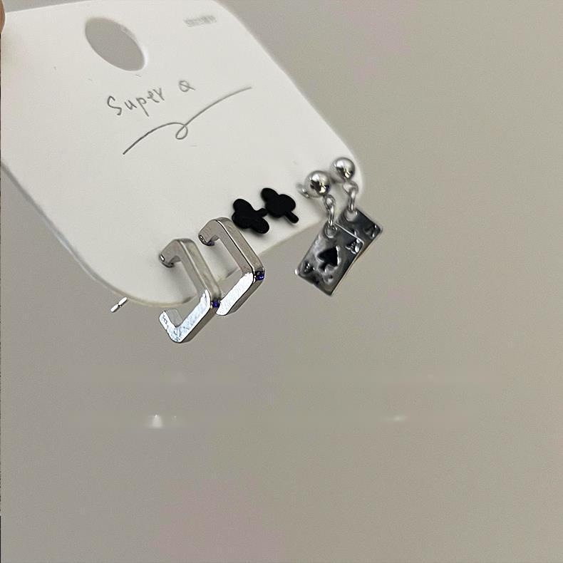 Sáu Bộ Khuyên Tai Hàn Quốc Thiết Kế Mới Ngọt Ngào Cá Tính