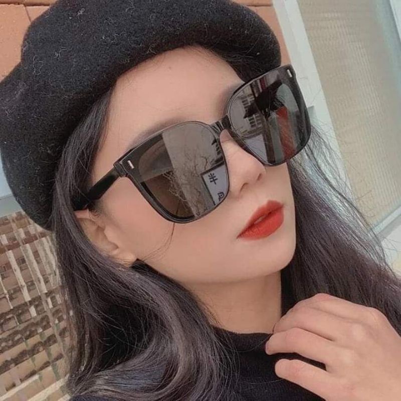 Mắt Kính đường kẻ dọc hot girl đen trắng xinh xắn