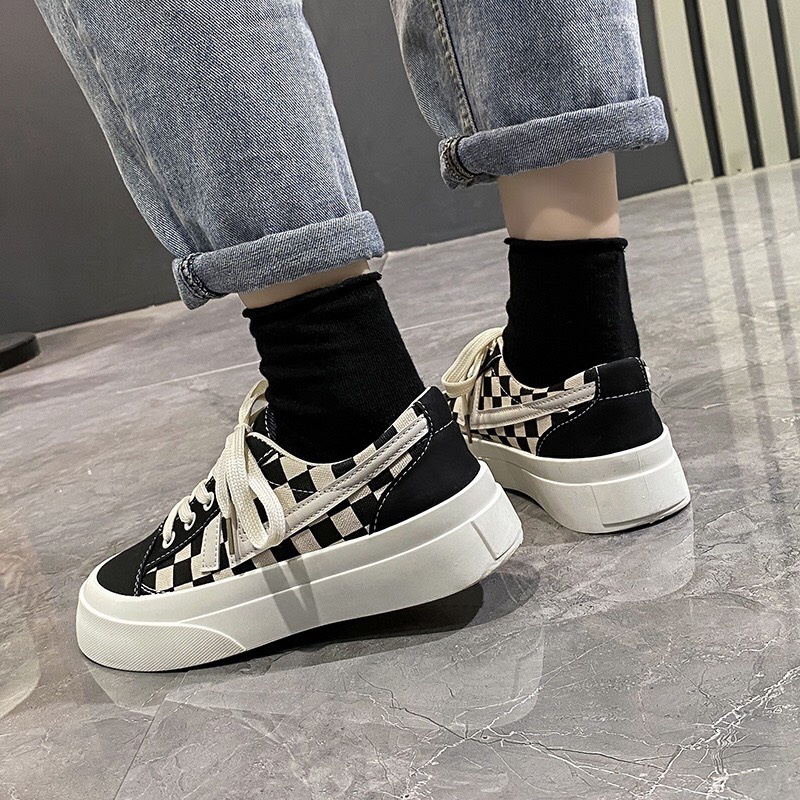 ( 2 Màu ) Giày nữ sneaker kẻ karro kiểu dáng đơn giản ĐEN/TRẮNG cực xinh xắn chất đẹp