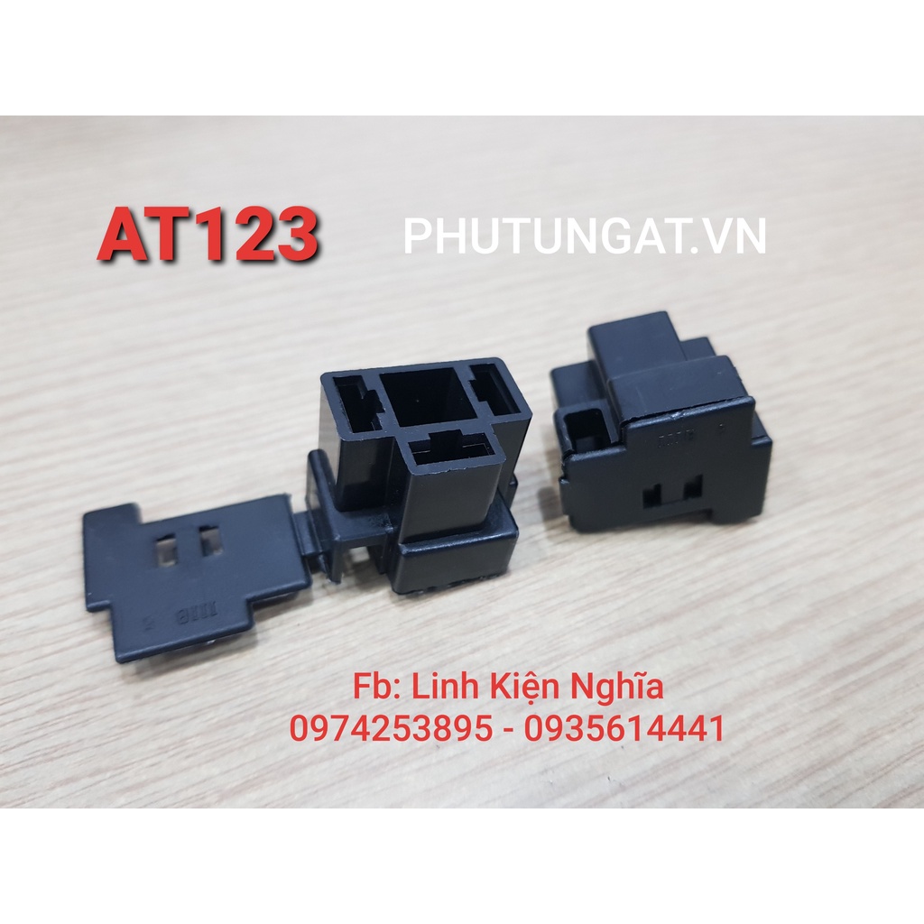 Giắc Chuôi Đèn đầu cái 3P - AT123 ( 1 bịch/10 cái)