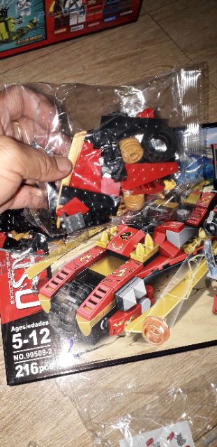 Lắp ráp 1 hộp LegoNinjutsu 99509 có nhiều chi tiết