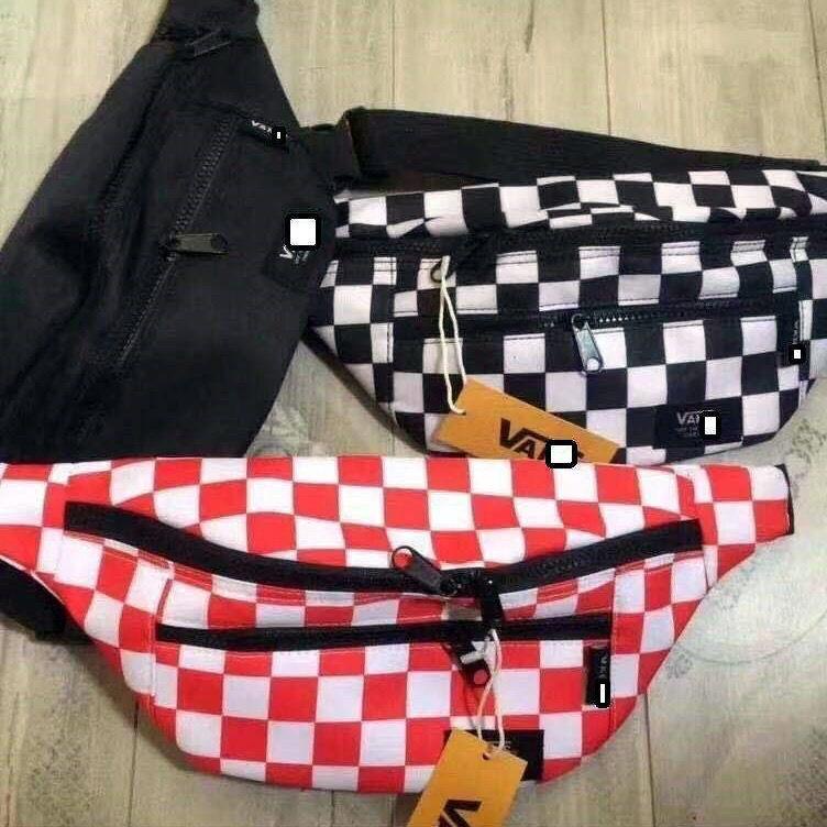 VANS Túi Đeo Chéo Caro Trắng Đen Sành Điệu Cho Cả Nam Và Nữ