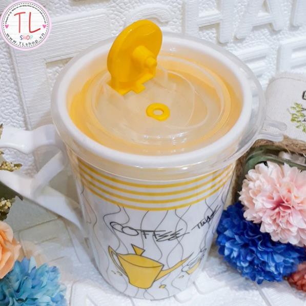 Cốc sứ - Ly sứ có nắp đậy - quai trái tim độc đáo - Ly sứ viền sọc ngang xinh xắn