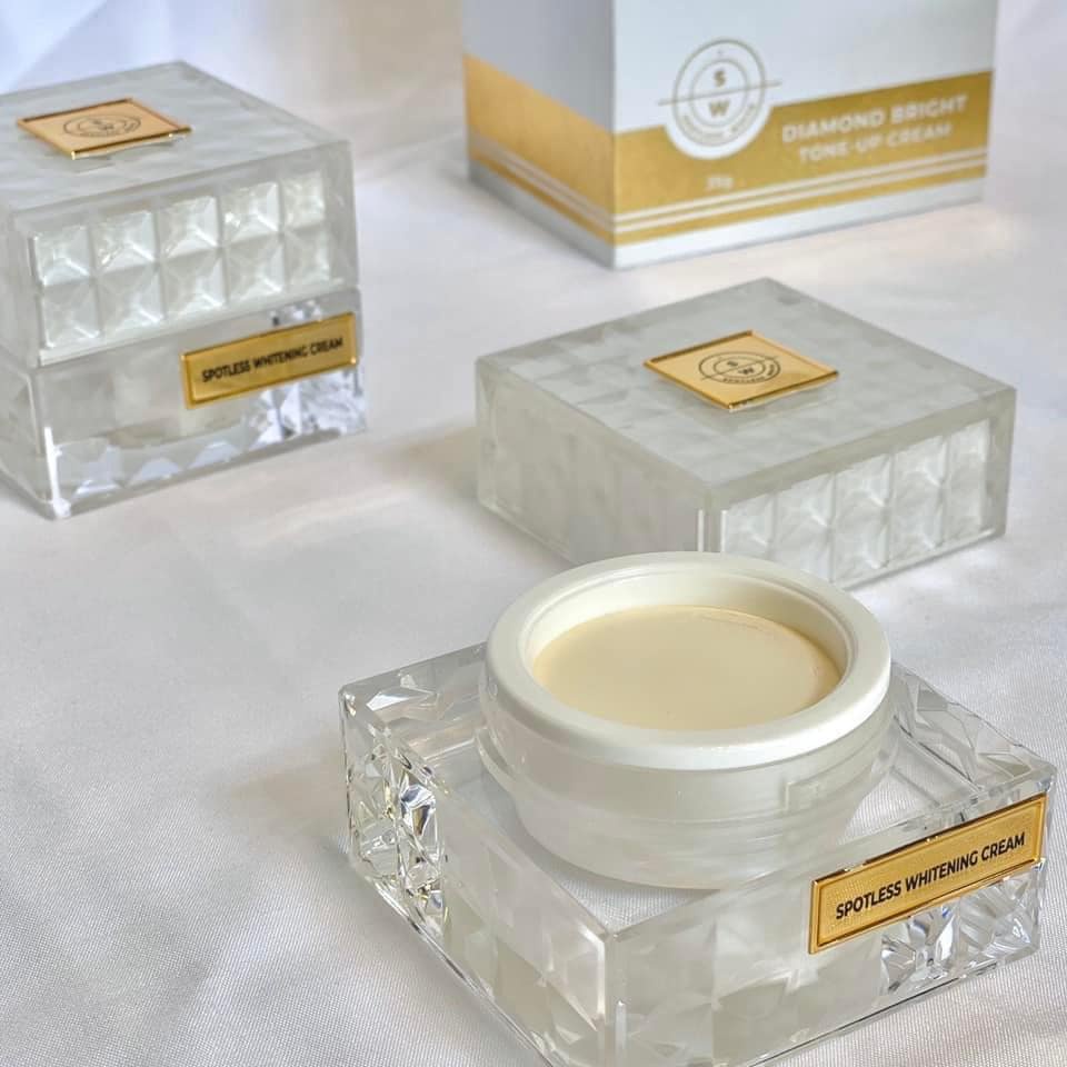 KEM FACE CAO CẤP DƯỠNG TRẮNG DA BAN ĐÊM SPOTLESS WHITE SPF30 PA++