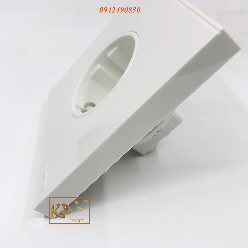 Ổ cắm đơn 16A kiểu Schuko có tiếp địa lắp chuẩn đế âm vuông Simon E6 721687
