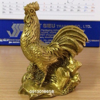Gà đắc phúc, Gà trống bằng đồng vàng nguyên chất, linh vật hóa giải đào hoa, thu hút tài lộc cỡ nhỏ. Tượng gà phong thủy