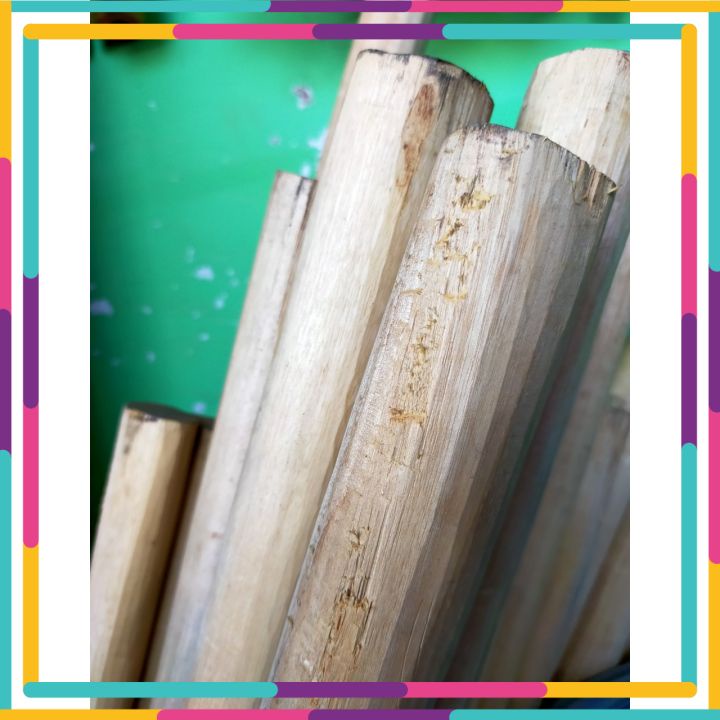 Cán gỗ bằng lăng dùng làm cán cuốc, cán giá