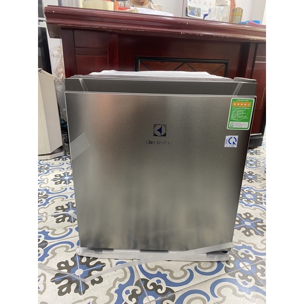 Tủ lạnh Mini Electrolux 45 lít EUM0500AD-VN - HÀNG CHÍNH HÃNG