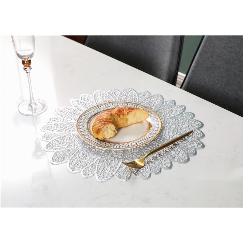 Tấm lót bàn ăn, lót lọ hoa, placemat, nhựa dẻo màu bạc và vàng, đường kính 38cm, xinh, rẻ, tiện lợi