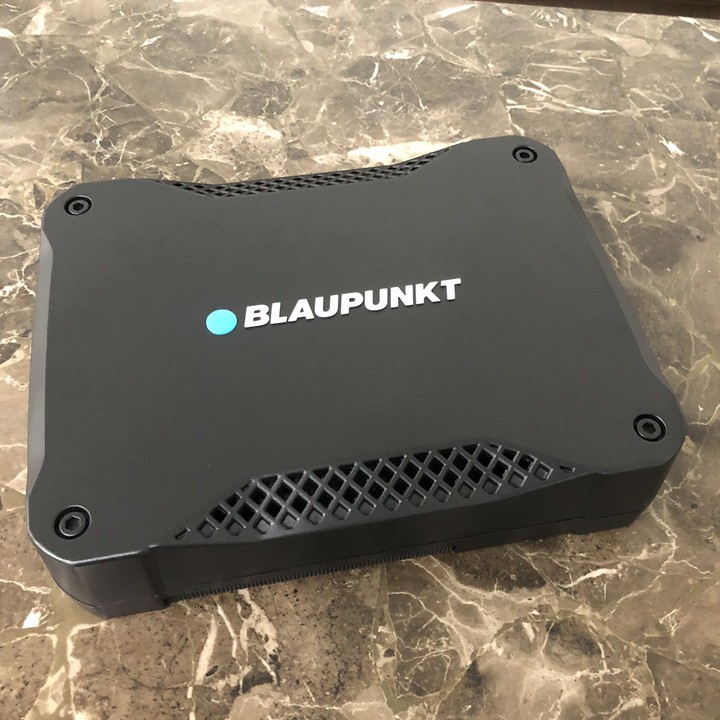 Loa siêu trầm Blaupunkt XLF 180A