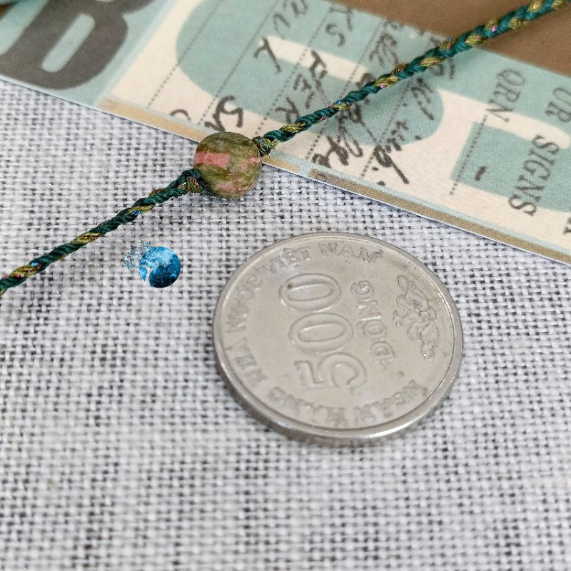 Vòng tay tết dây đá unakite chỉ ngũ sắc kim tuyến