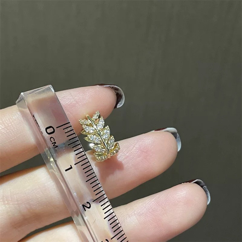 Bông tai, Khuyên Tai Nữ Hình Lá Thương Hiệu Elegance độc quyền chất liệu bạc mạ vàng