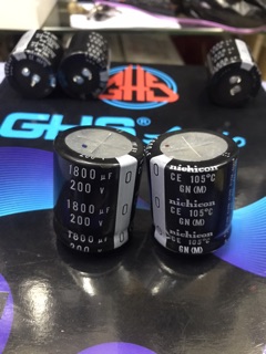 Một Cặp tụ 200v 1800u