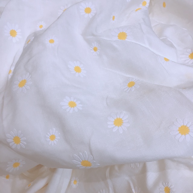Vải đũi họa tiết quả đào và hoa cúc mềm mịn may váy,bộ và đồ handmade
