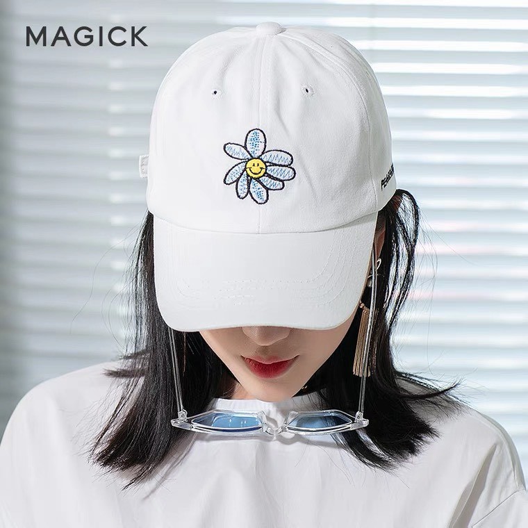 Mũ lưỡi trai thêu hình hoa cúc