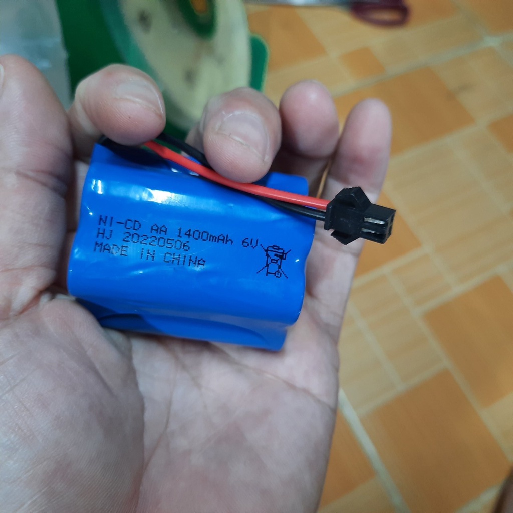 Bộ pin và cáp sạc 6v ghép 2 hàng 2400mah/1800mah/1400mah dùng cho xe mô hình điều khiển