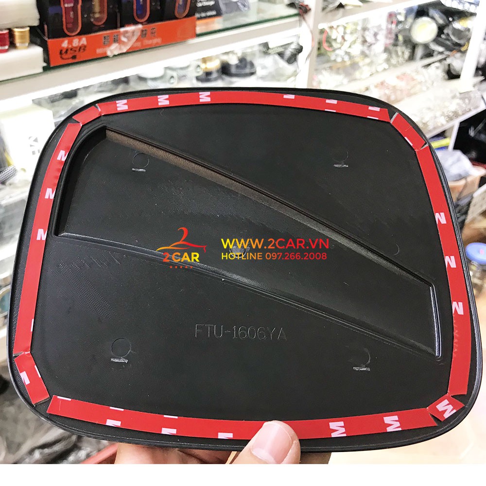 Ốp Nắp Bình Xăng Xe Toyota Fortuner 2017- 2018- 2019 - 2020- 2021- 2022- 2023 loại nhựa đen nhám