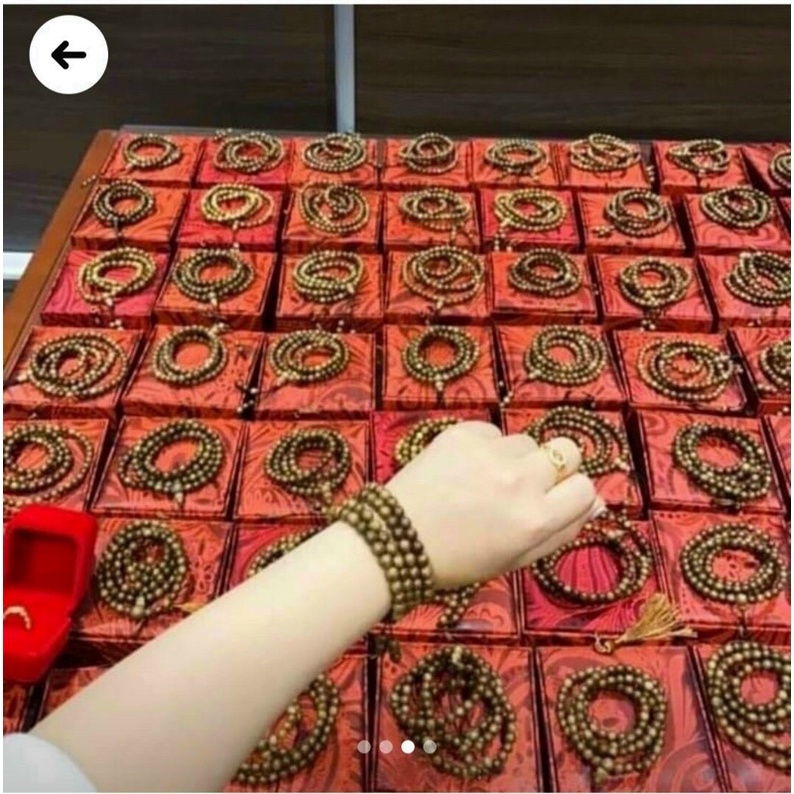 Chuỗi vòng trầm hương tặng kèm hộp đựng