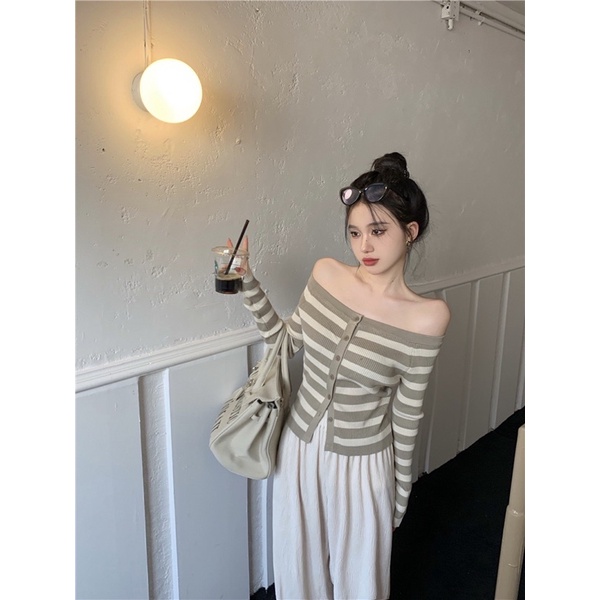 Cici Top - Áo Len Kẻ Ngang Bẹt Vai Phối Khuy