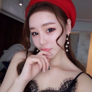 Khuyên tai Ngọc zic zắc