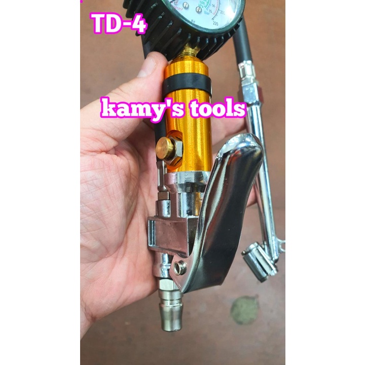 Tay bơm lốp xe ô tô, xe máy có đồng hồ đo áp suất Luxtop model TD-4 có nút xả khí