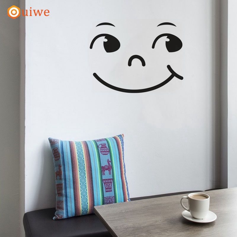 Decal dán tường hình mặt cười