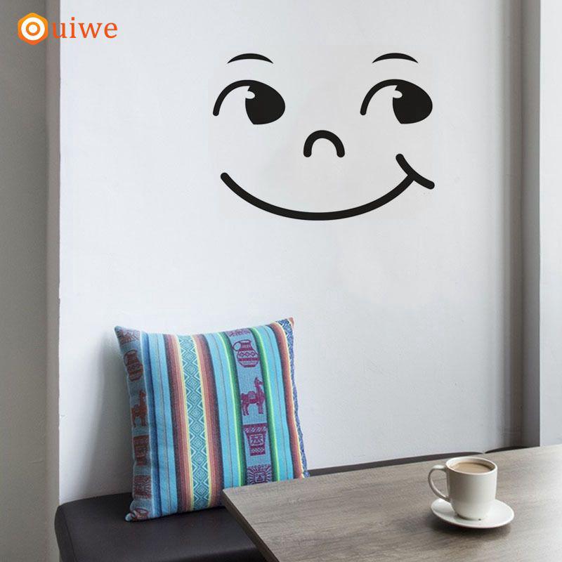 Decal dán tường hình mặt cười