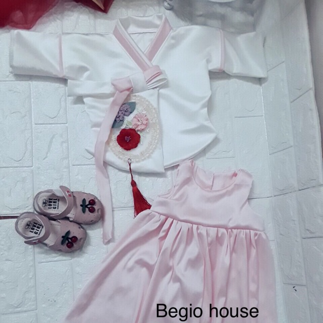 Hanbok cho bé gái