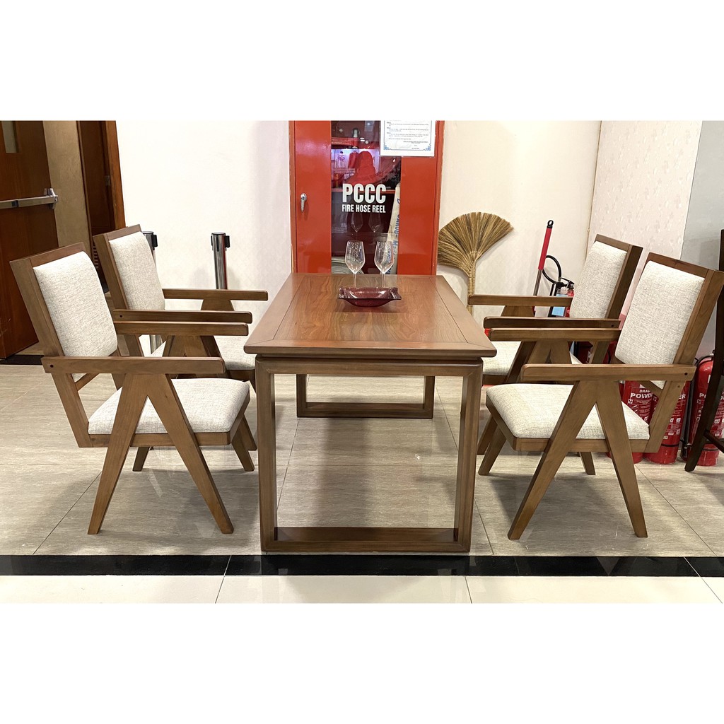 EBERLIN'S TABLE - Bàn ăn EBERLIN'S