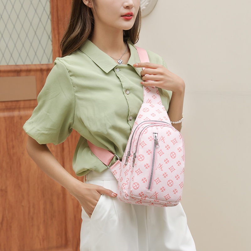 Túi Đeo Chéo Da Mềm Siêu Nhẹ In Họa Tiết Độc Đáo Phong Cách Retro Cho Nữ