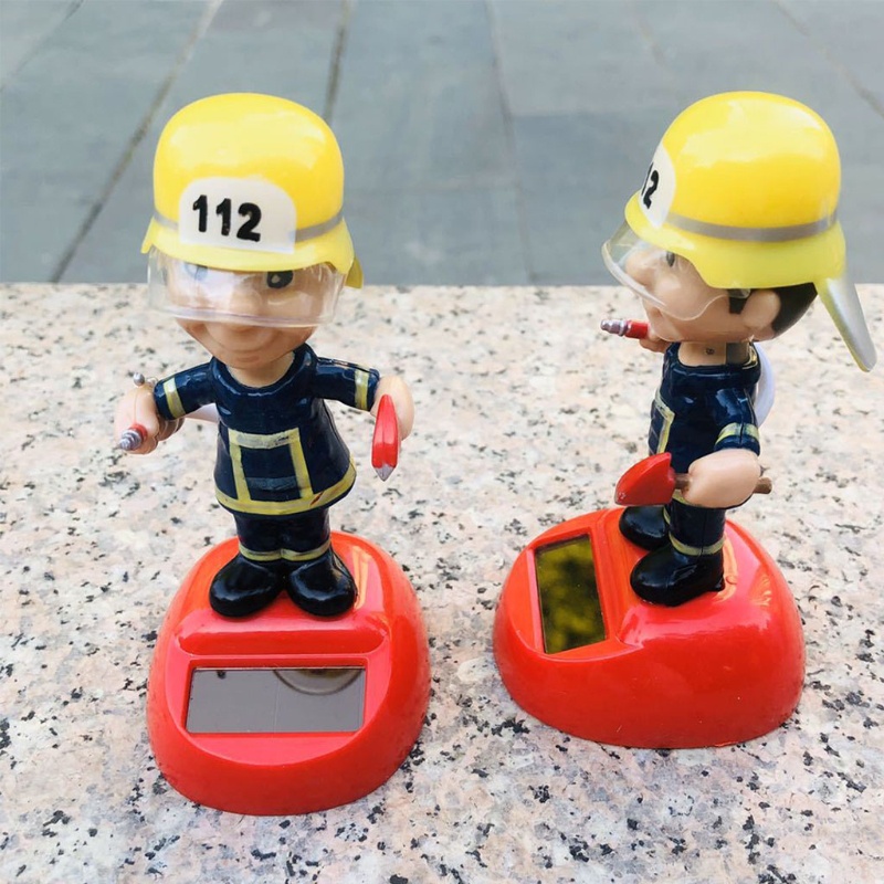 Búp Bê Trang Trí Xe Hơi Sử Dụng Năng Lượng Mặt Trời