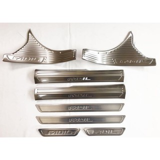 Bộ Ốp Bậc Cửa, Nẹp Bước Chân Trong Ngoài Xe Fadil 2019-2020, chất liệu Inox