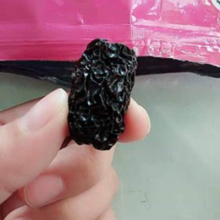 Táo đen ánh tím ăn liền