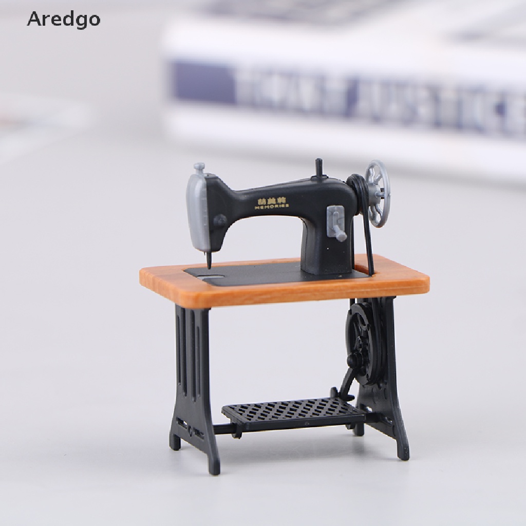 Mô hình máy may mini bằng gỗ dùng trang trí nhà búp bê