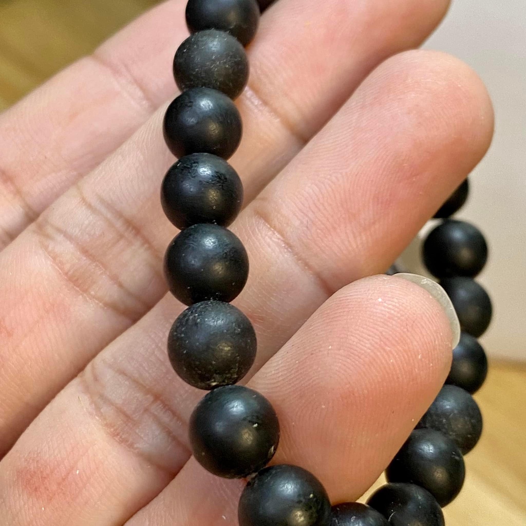 Vòng  hổ phách Nga màu đen