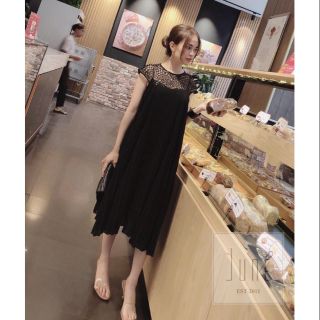 Đầm suông đen dập li kết hạt sang trọng