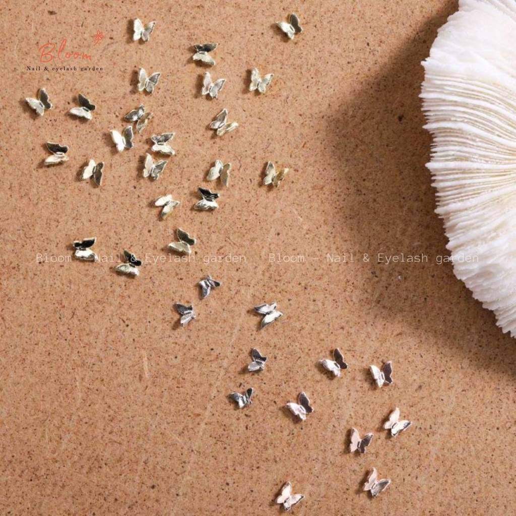 Charm bướm vàng bạc mini hot trend