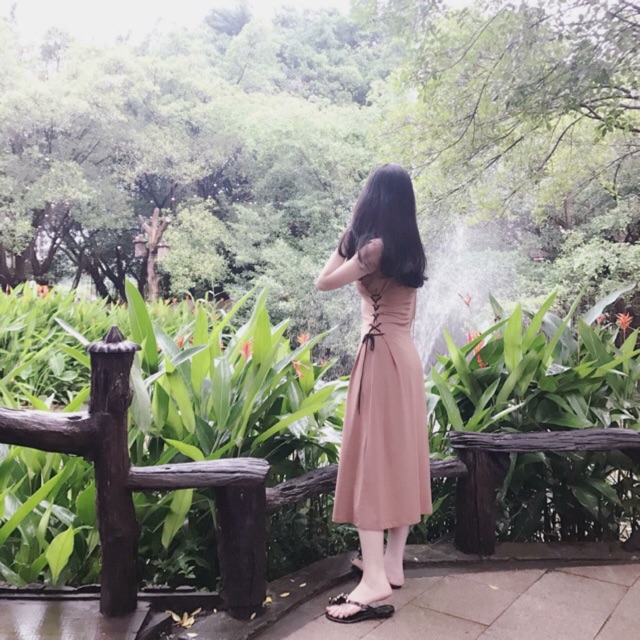 Đầm nude đan eo