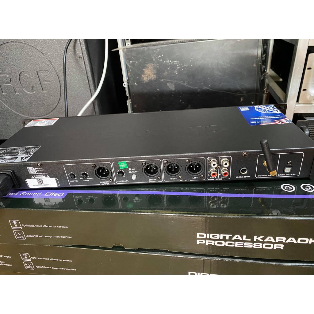 Vang cơ lai số Dbacoustic KM330 Pro, Echo và Reverb mượt mà, Chống hú tốt, Bluetooth 5.0 và Optical