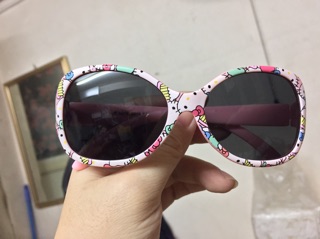 Kính HM xuất dư bé gái/trai