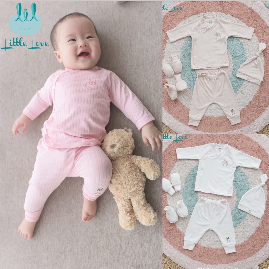 Lillte Love - Bộ sơ sinh vải tăm lụa cho bé trai, bé gái size 0-3M kèm phụ kiện mũ, bao tay, bao chân