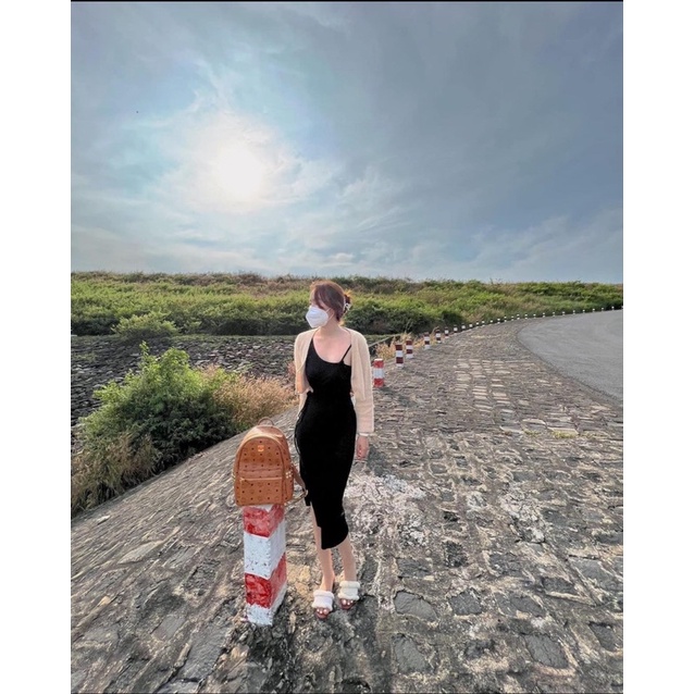 SET ĐẦM ĐEN LỆCH BÊN VAI DÂY + ÁO KHOÁC CROPTOP TRẮNG