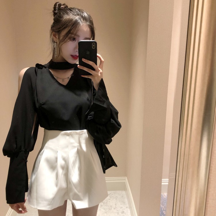 ÁO CỔ V KHOÉT VAI ÁO ULZZANG