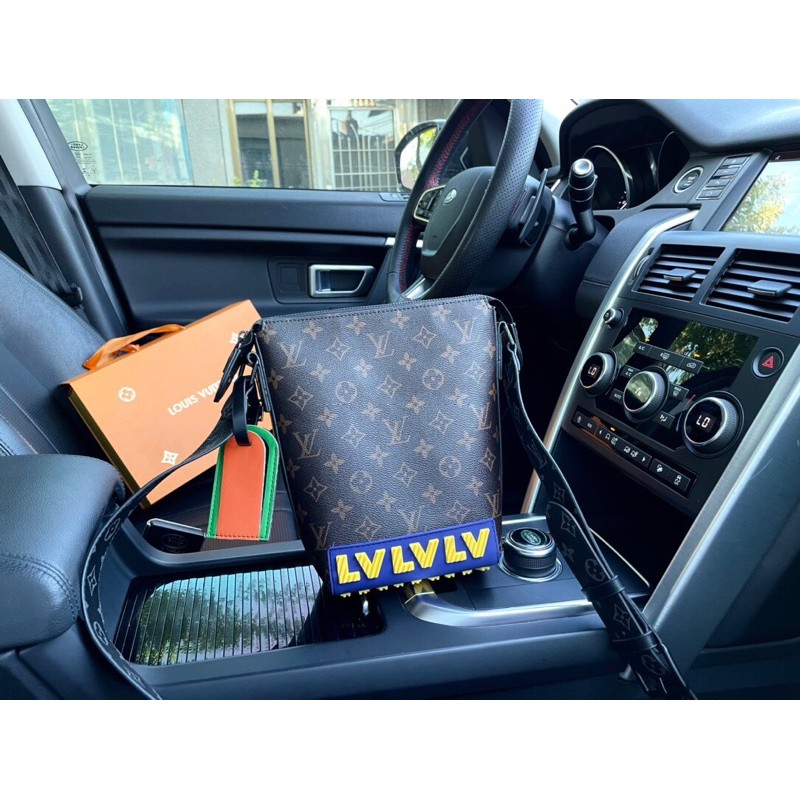 Túi đeo chéo L.V cao cấp 2021