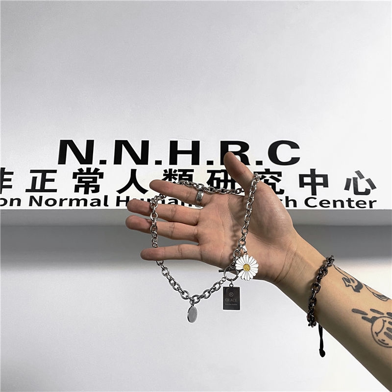 Dây Chuyền Thép Titan Mặt Hoa Cúc Xinh Xắn 228501Phụ Kiện Trang Trí Phong Cách Hip Hop Cá Tính Dành Cho Nam Và Nữ