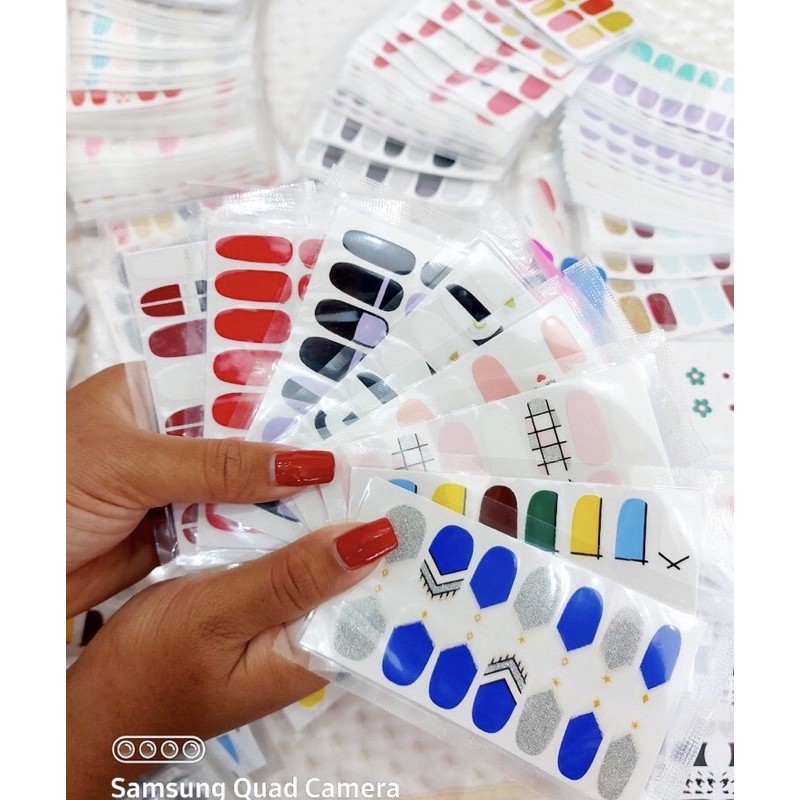 set 14 hình dán móng tay kèm dũa móng tay