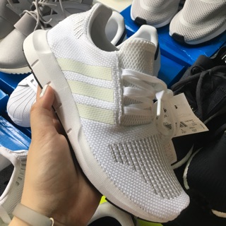 Giày swift run adidas