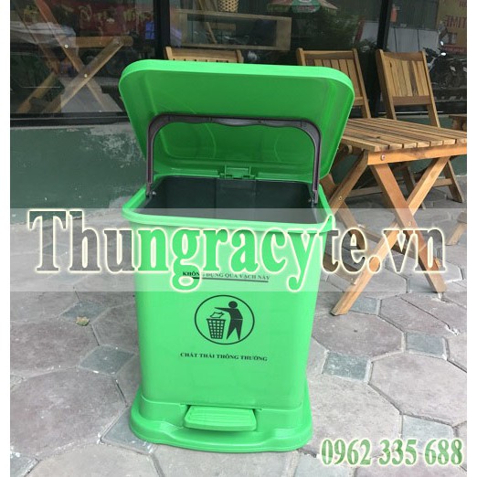 Thùng rác y tế đạp chân 30 lít