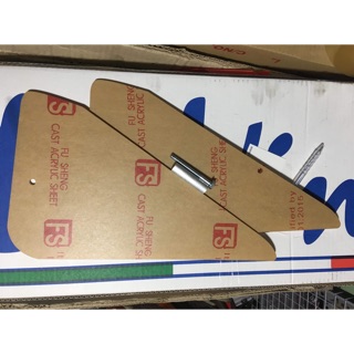 Miếng mika bắt hộc Satria Suzuki Raider đi pxl